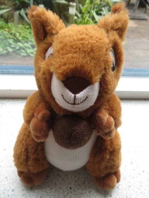 Eekhoorn merk Knitty Friends Forever met bruin nootje, Overige typen, Ophalen of Verzenden, Zo goed als nieuw, Middelgroot (20 tot 80 cm)