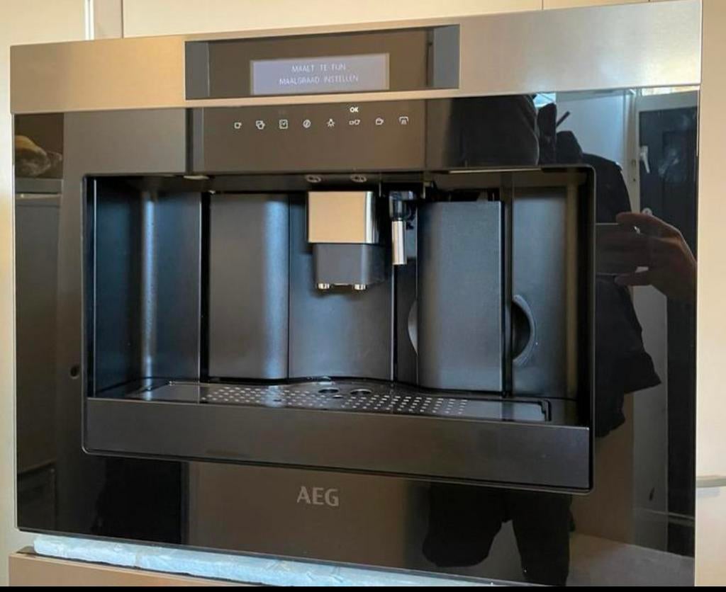 ZGAN!! luxe AEG inbouw Koffiemachine KKK884500M, 10 kopjes of meer, Koffiemachine, Ophalen of Verzenden, Zo goed als nieuw