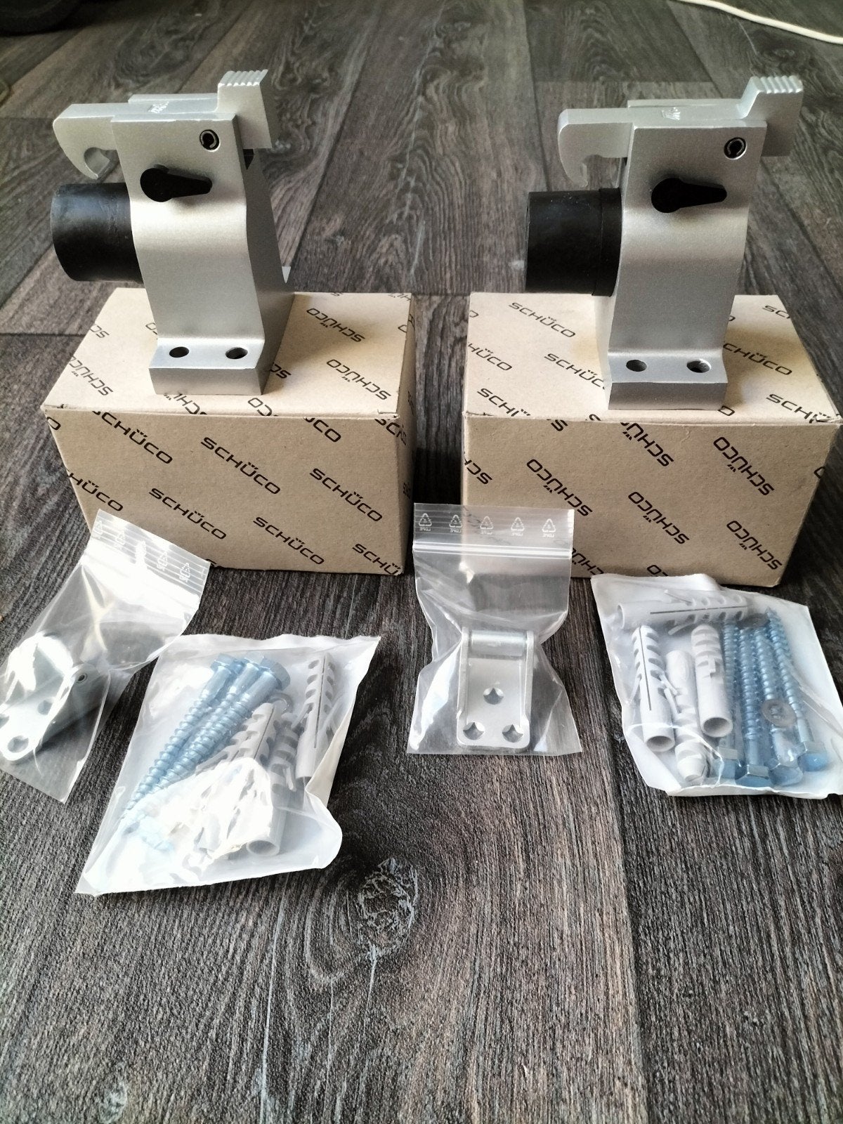 Schüco Deurvastzetter / Deurstopper - Nieuw in doos, Doe-het-zelf en Verbouw, Hang- en Sluitwerk, Ophalen of Verzenden, Nieuw