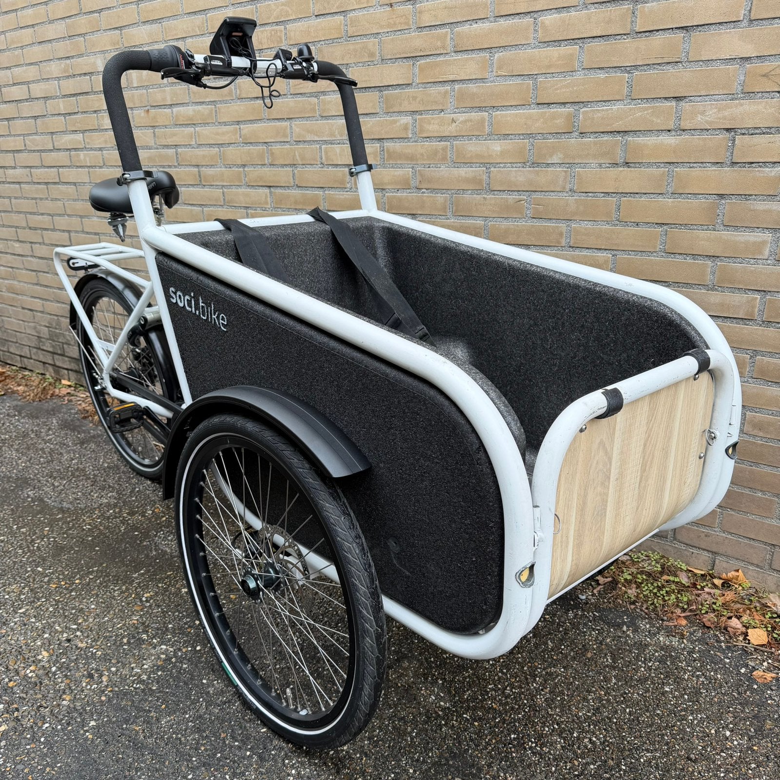 Bakfiets socibike met huif middenmoter en goede accu, Ophalen, Zo goed als nieuw, 2 kinderen, Elektrisch