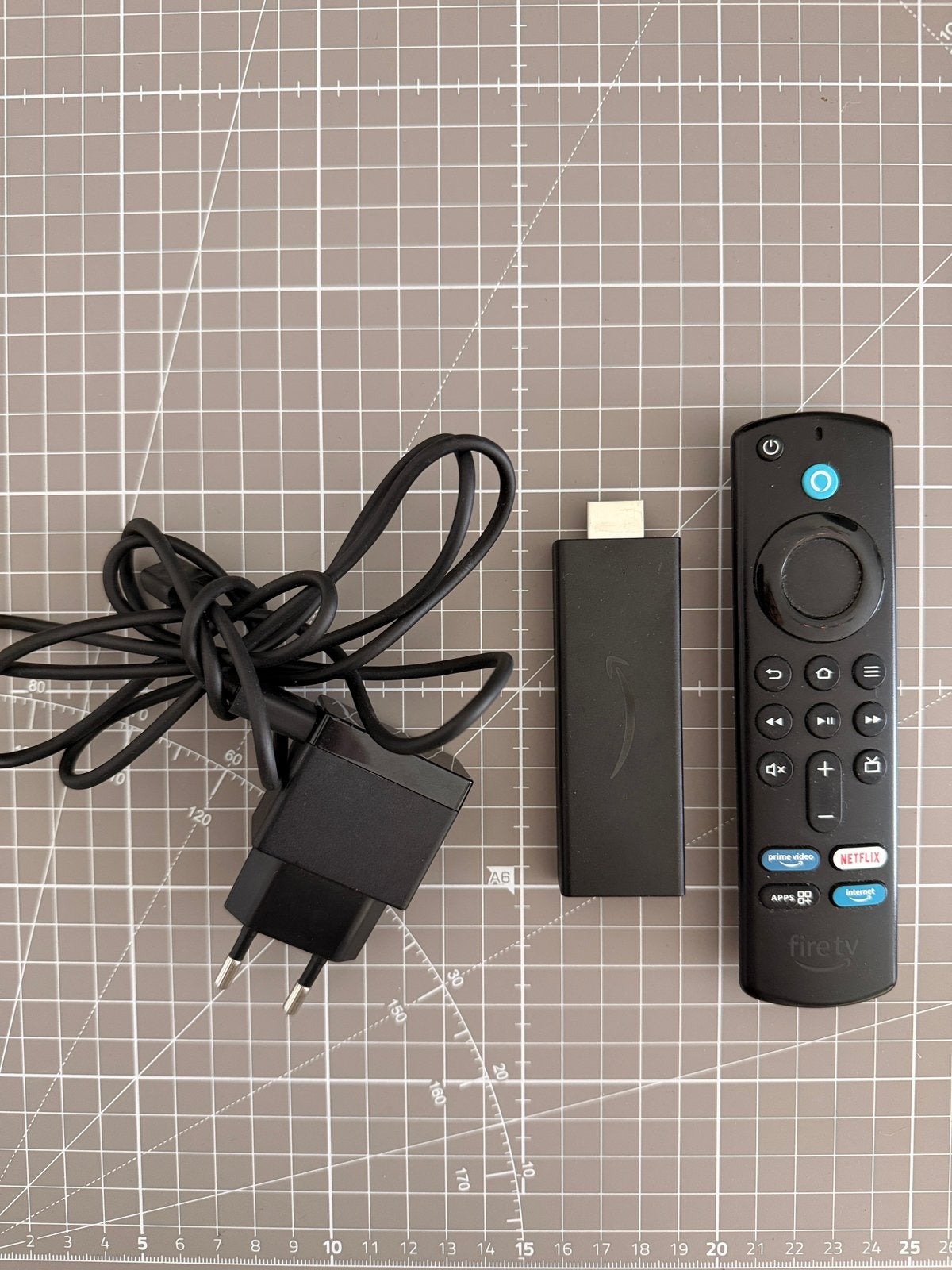 Amazon Fire TV Stick + Alexa afstandsbediening, Ophalen of Verzenden, Zo goed als nieuw, HDMI
