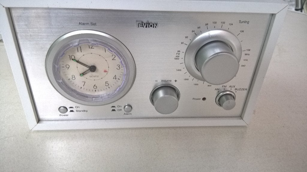 TE koop aangeboden mooi radio .merk TEVION.doe gepast bod, Ophalen of Verzenden, Gebruikt, Radio
