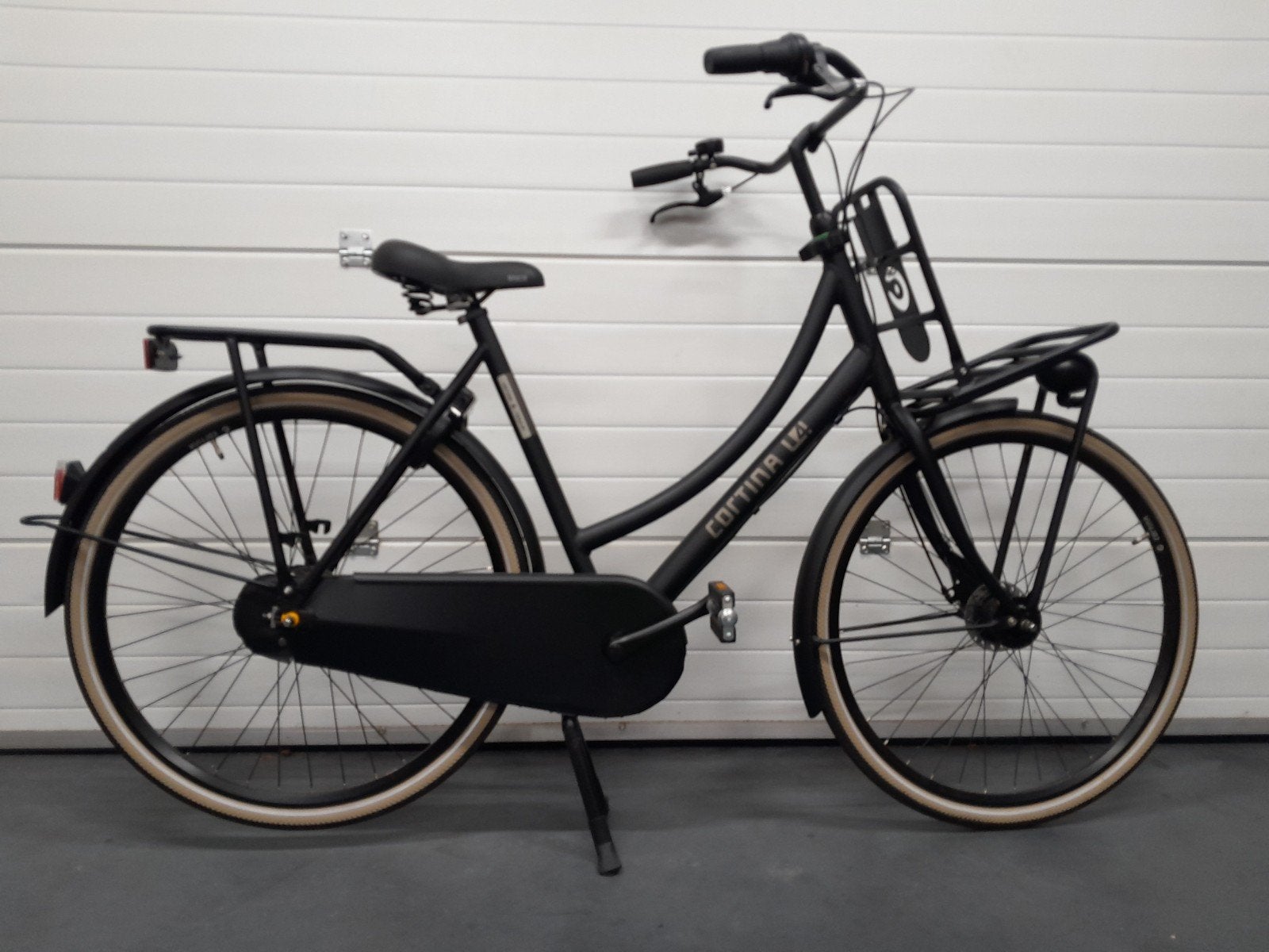 Cortina U4 Transportfiets 2026 Jett Black Matt ND7  *NIEUW*, 53 tot 56 cm, Versnellingen, Nieuw, Schijfrem