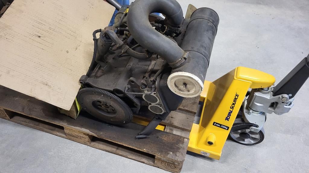Peugeot 404 Motor steun Bdinamo's enzine tank Karterpan vin, Auto-onderdelen, Motor en Toebehoren, Peugeot, Gebruikt, Ophalen