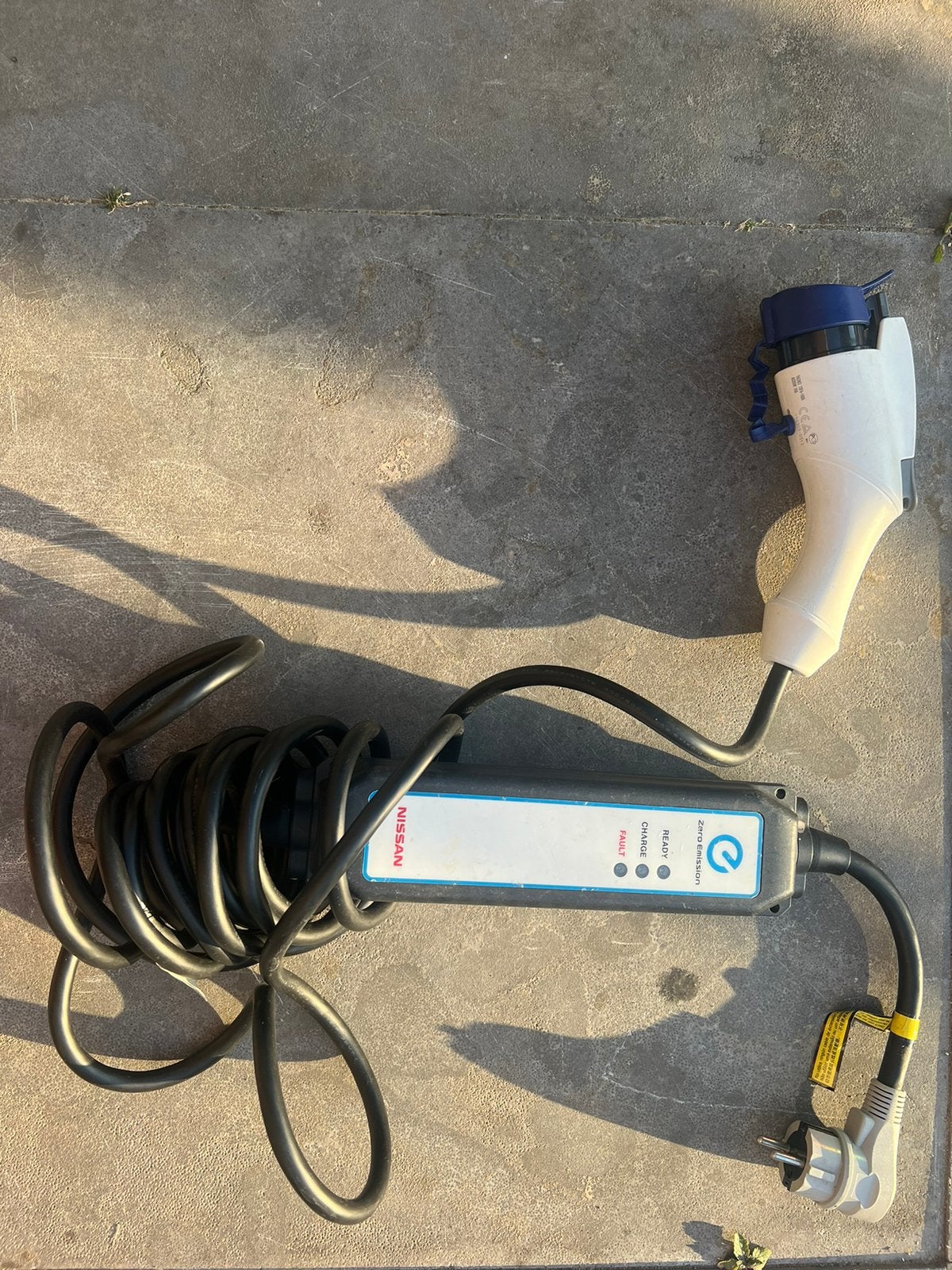 Thuis lader EV  type 1  merk Nissan, Ophalen of Verzenden, Zo goed als nieuw, Laadkabel