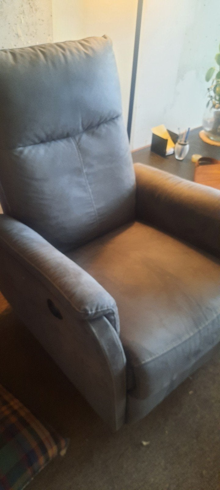 Comfortabele grijze relaxfauteuil van Jysk. Moet snel weg., Ophalen, Gebruikt, 75 tot 100 cm, 75 tot 100 cm