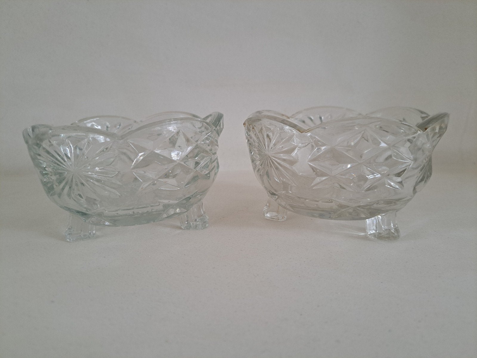 Set van 2 kristallen schaaltjes op pootjes, Ophalen of Verzenden