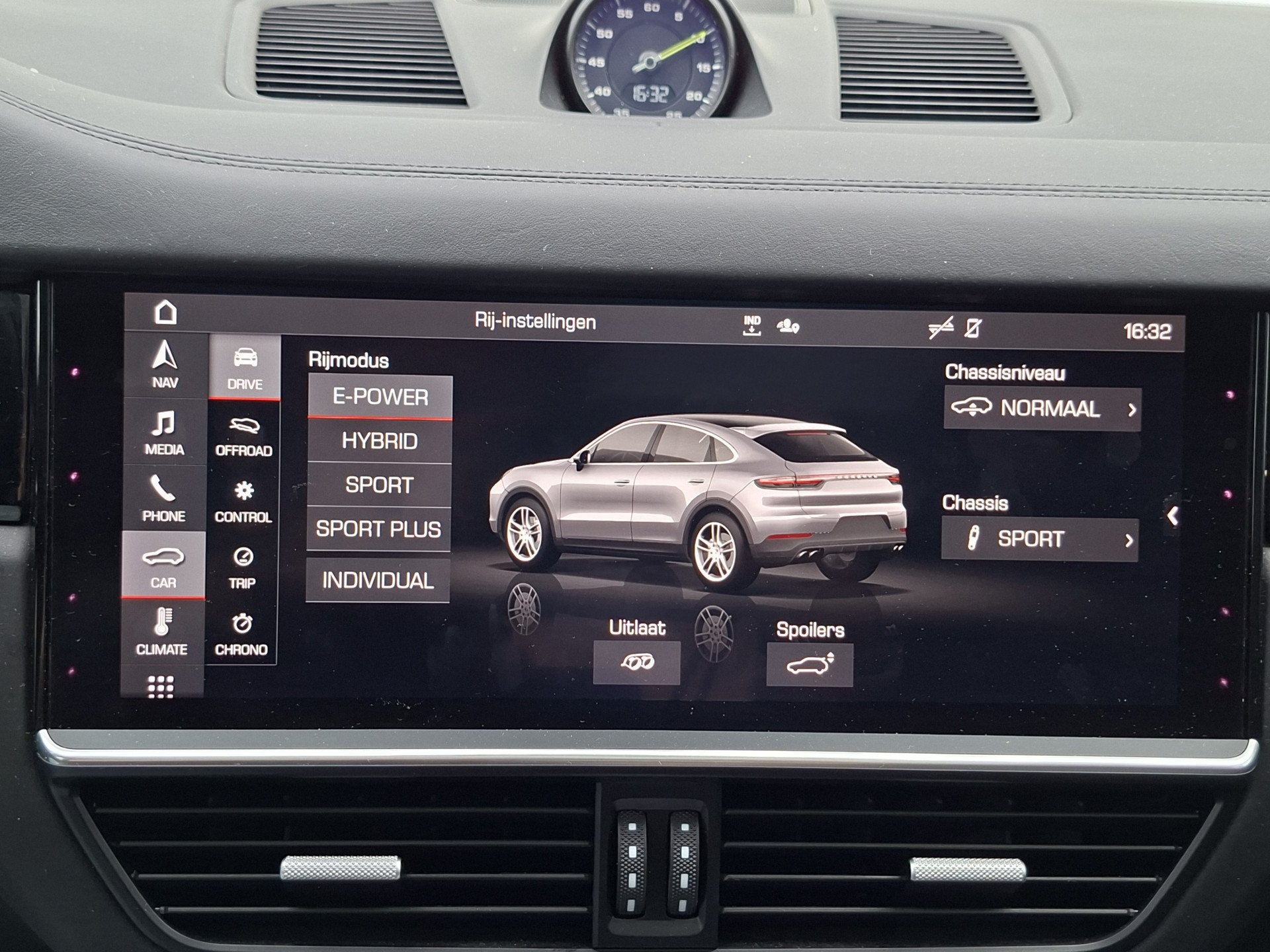 Foto 20 van Porsche Cayenne Coupé 3.0 E-Hybrid Pano Trekhaak(3500) 360