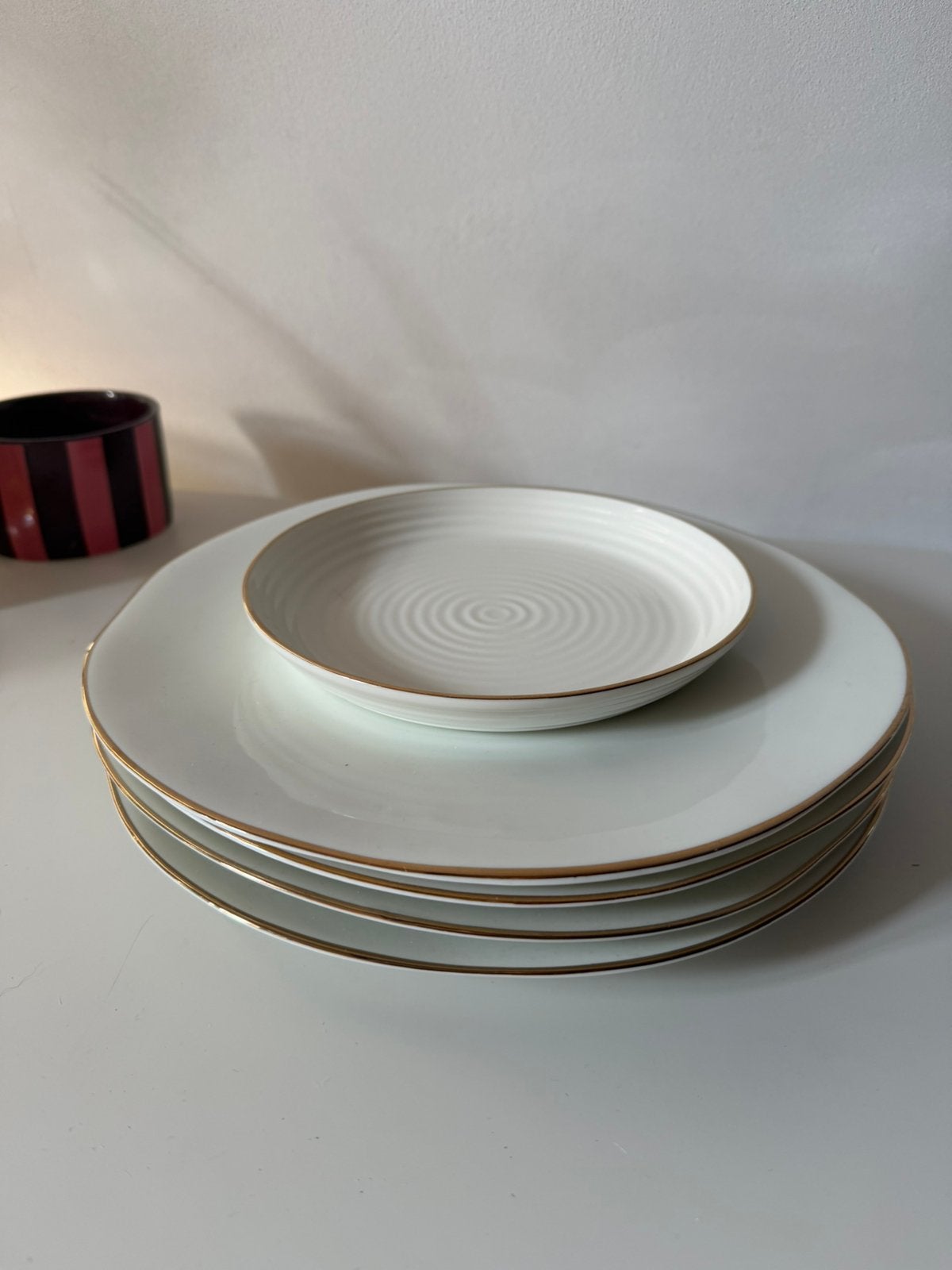 Dinerborden en schaaltje H&M Home, Huis en Inrichting, Ophalen of Verzenden, Zo goed als nieuw, Bord(en), Overige stijlen
