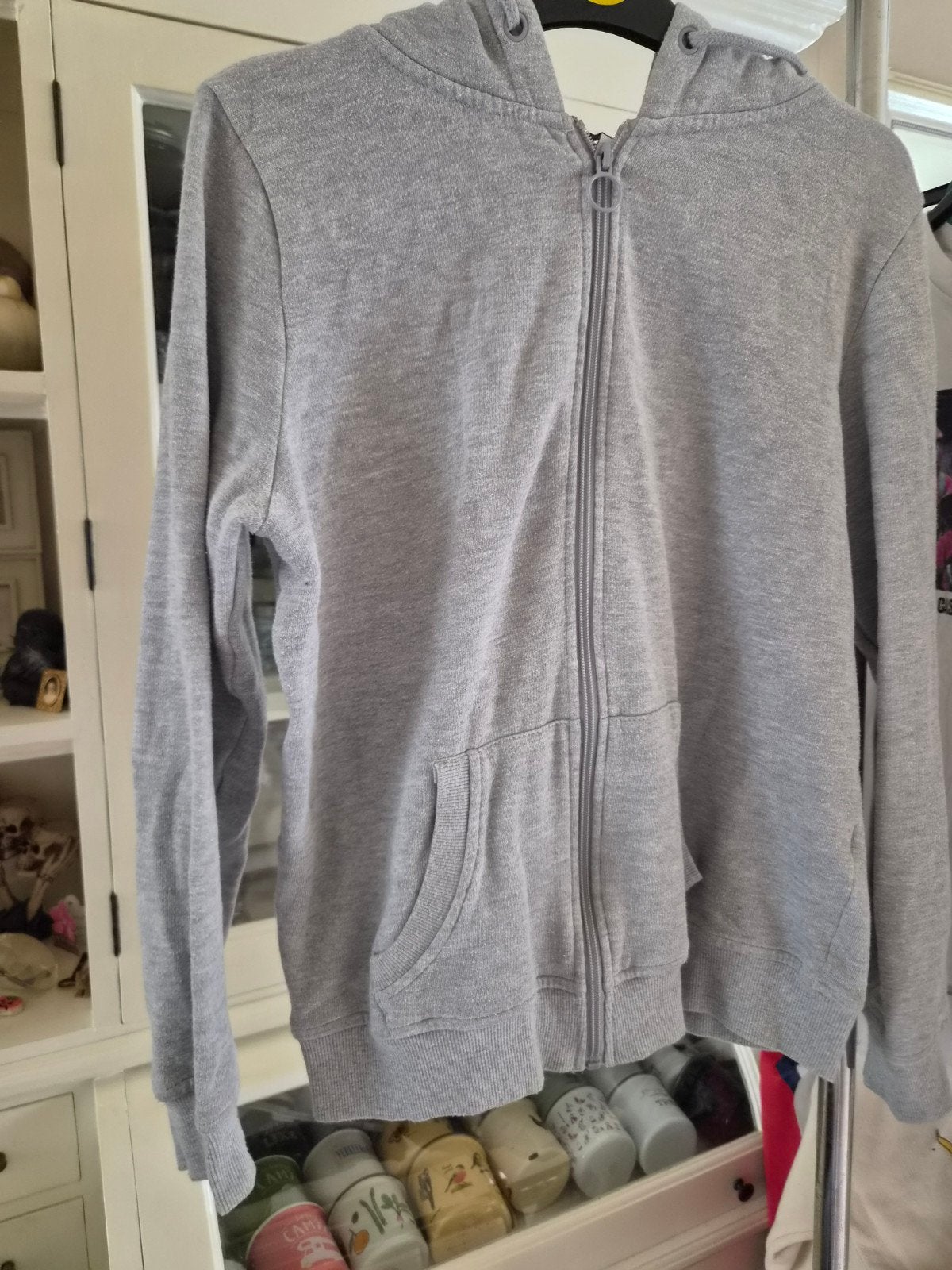 Primark grijs vest met rits en capuchon, maat S, Kleding | Dames, Primark, Ophalen of Verzenden, Maat 36 (S), Grijs