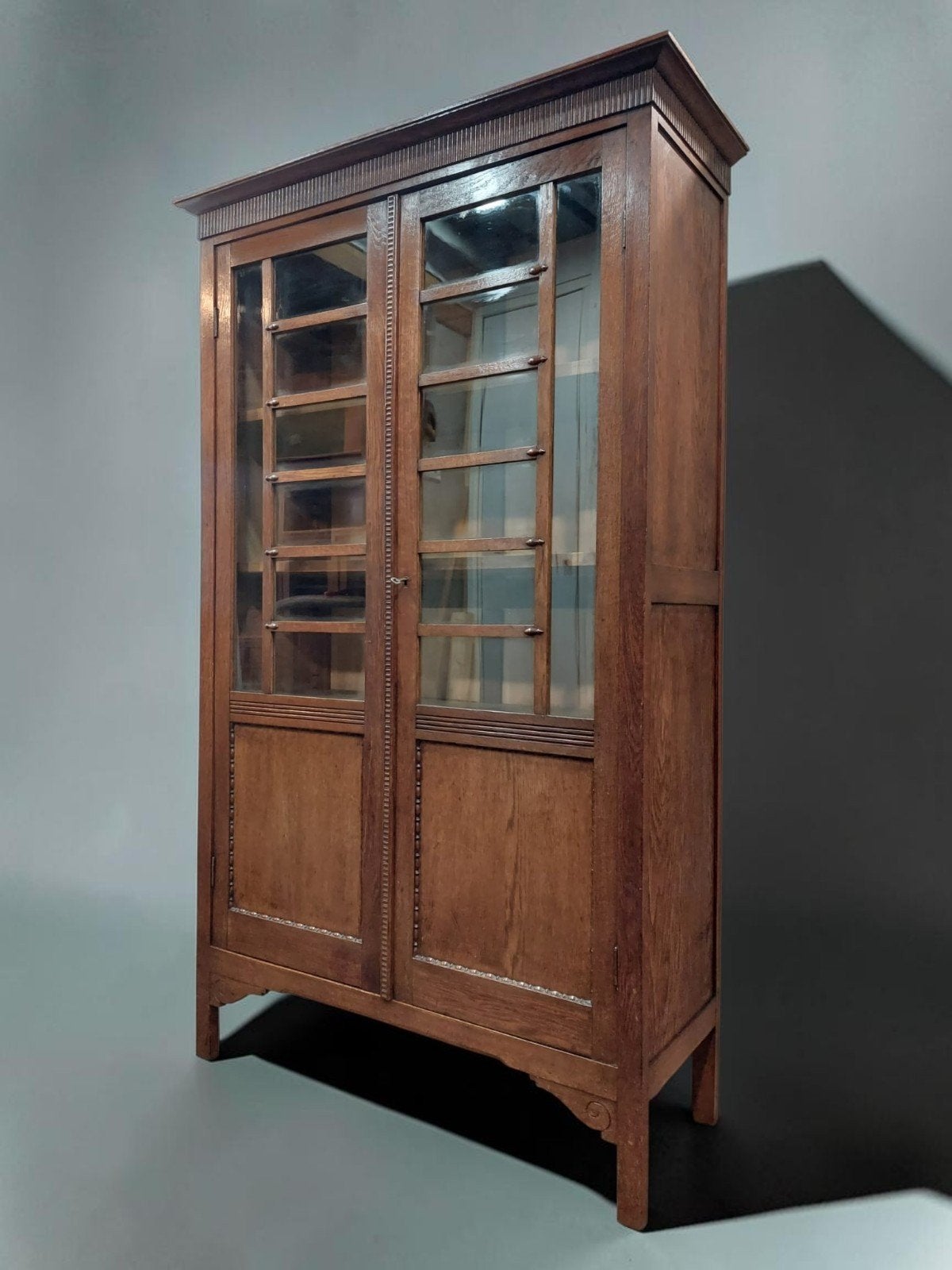 Antieke kast boekenkast servieskast art deco