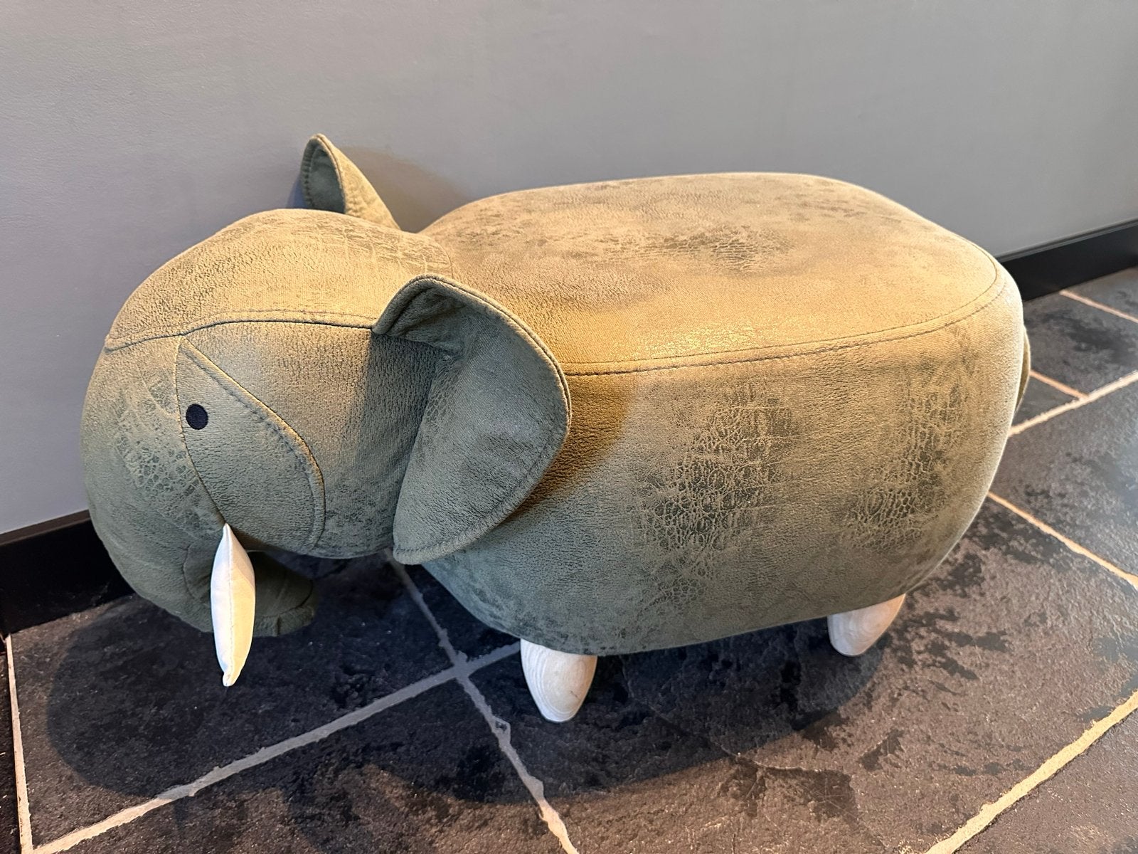 Olifant krukje voor speelhoek of kinderkamer, Ophalen, Zo goed als nieuw, Stoel