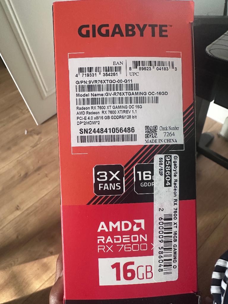 GIGABYTE Radeon RX 7600  XT GAMING OC 16GB graphics card, DisplayPort, GDDR6, PCI-Express 4, Ophalen of Verzenden