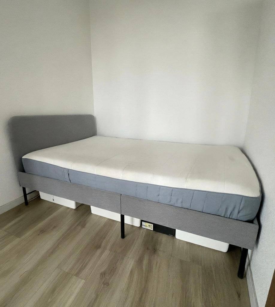 IKEA SLATTUM gestoffeerd bedframe 140x200, Ophalen, Tweepersoons, 140 cm, Zo goed als nieuw