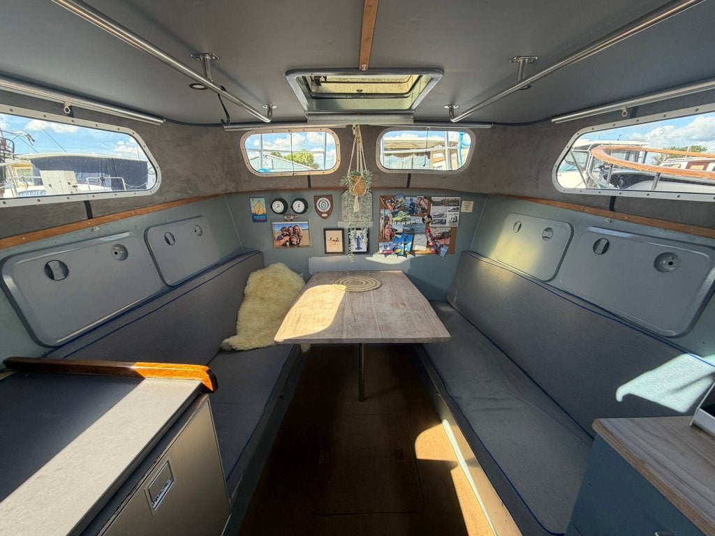 Foto 19 van Willard Marine Tender 35ft Mk7 - EPOXY - NEW engine