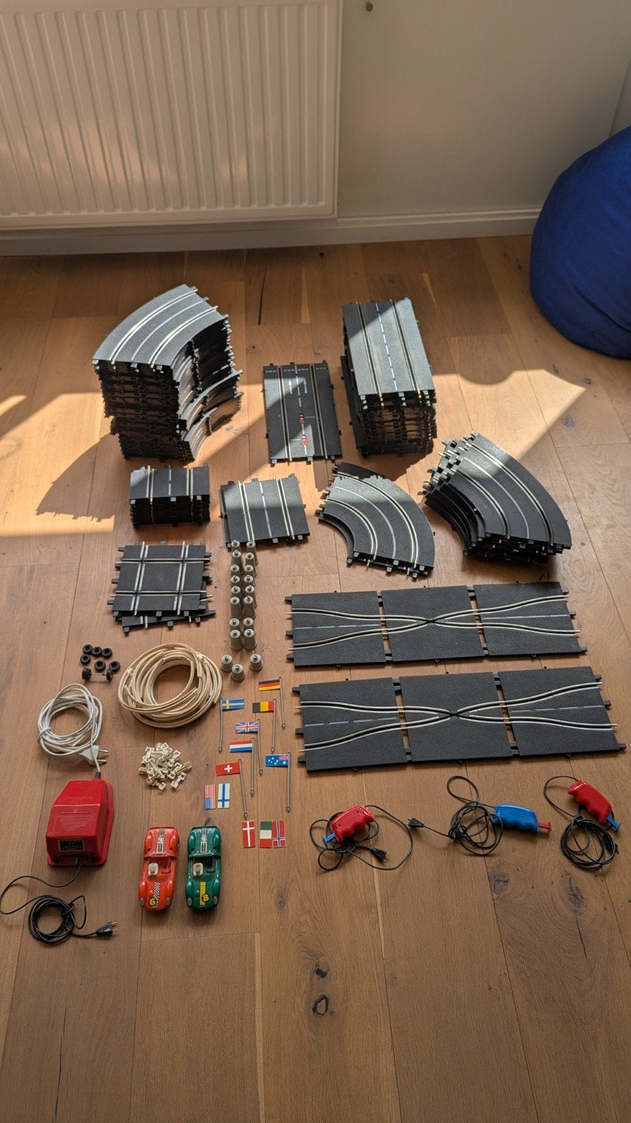 Fleischmann racebaan / 72 baandelen / trafo / 2 auto's / div, Ophalen, Gebruikt