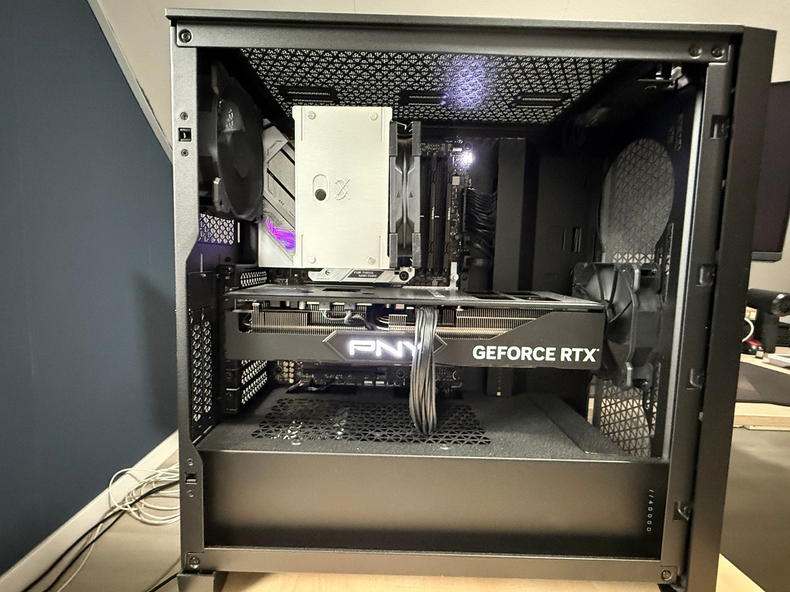 Game PC weinig gebr. - 4080 SUPER - 7800X3D - 32GB RAM - 4TB, Ophalen, Zo goed als nieuw, Gaming, SSD
