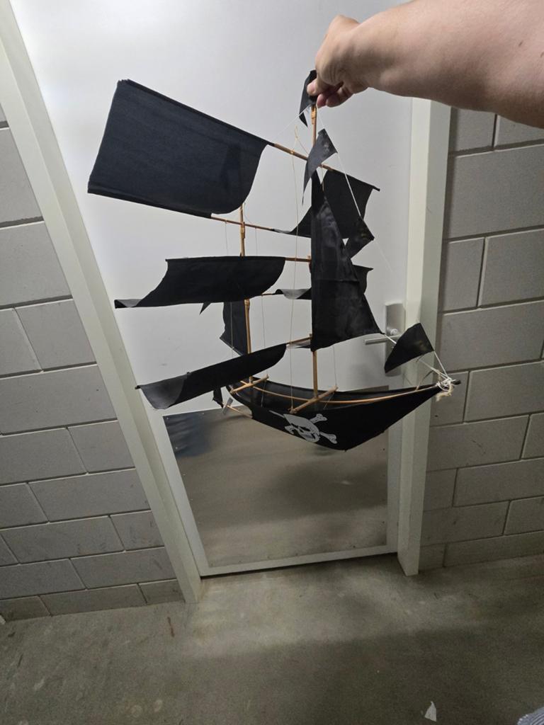 Balinese handgemaakte decoratie vlieger / schip – zwart, Ophalen of Verzenden
