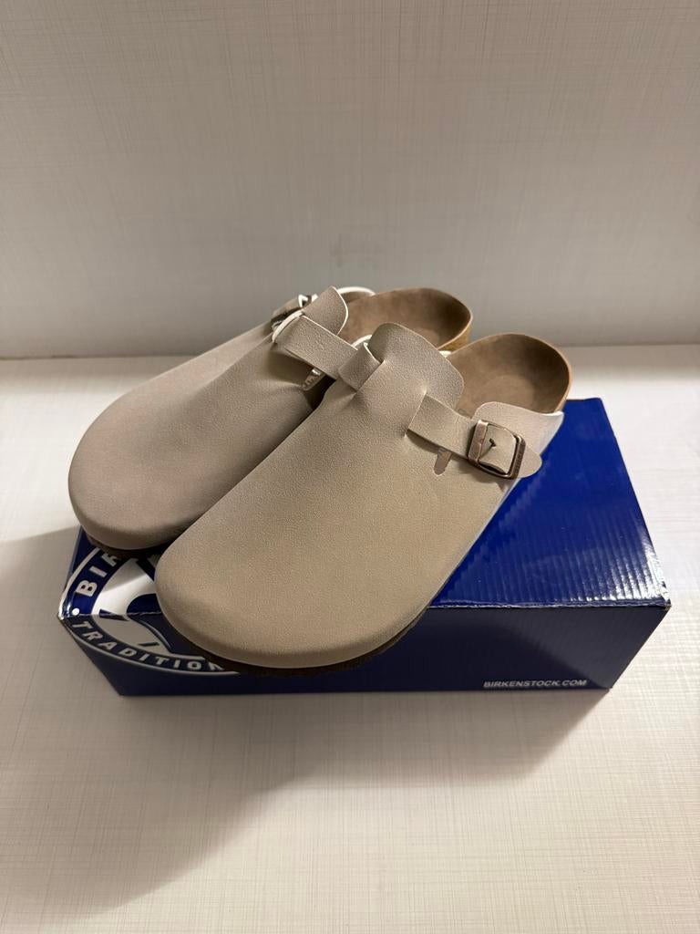 Mooie Birkenstock slippers maat 40, Ophalen of Verzenden, Zo goed als nieuw, Beige, Slippers
