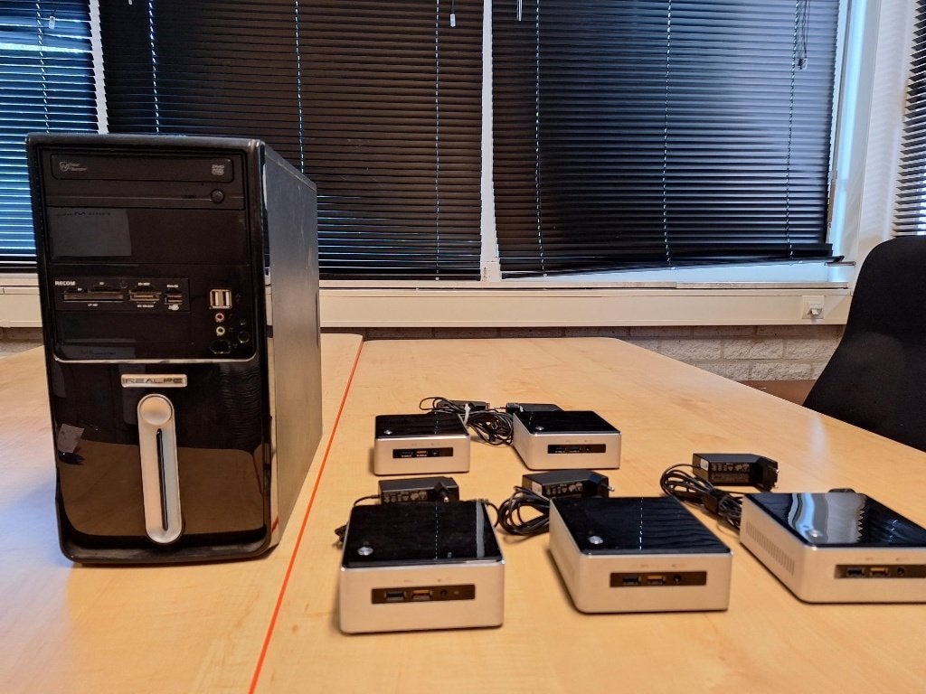 Meerdere Computers, Computers en Software, Desktop Pc's, Ophalen, Gebruikt, 2 tot 3 Ghz, 8 GB
