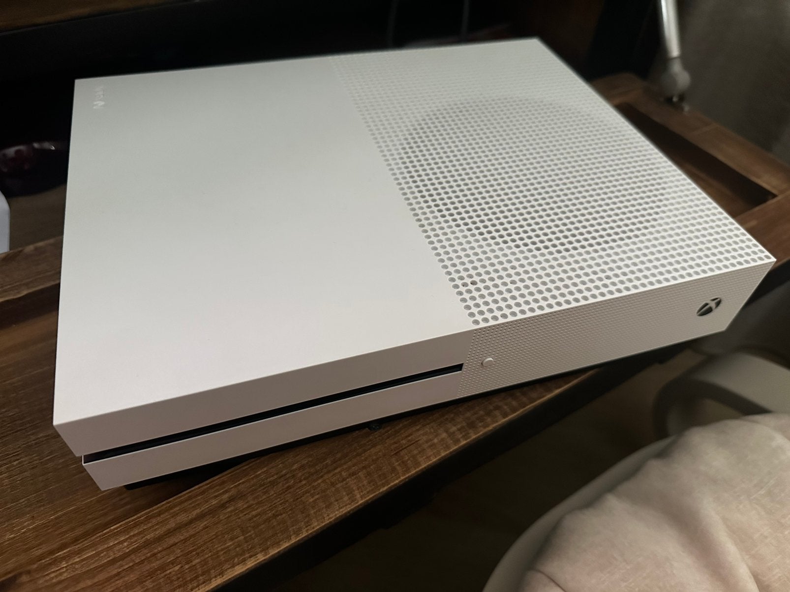 Xbox One S, Met 5 spellen, 1 controller, kabels etc., Ophalen of Verzenden, Zo goed als nieuw, 500 GB, Met 1 controller