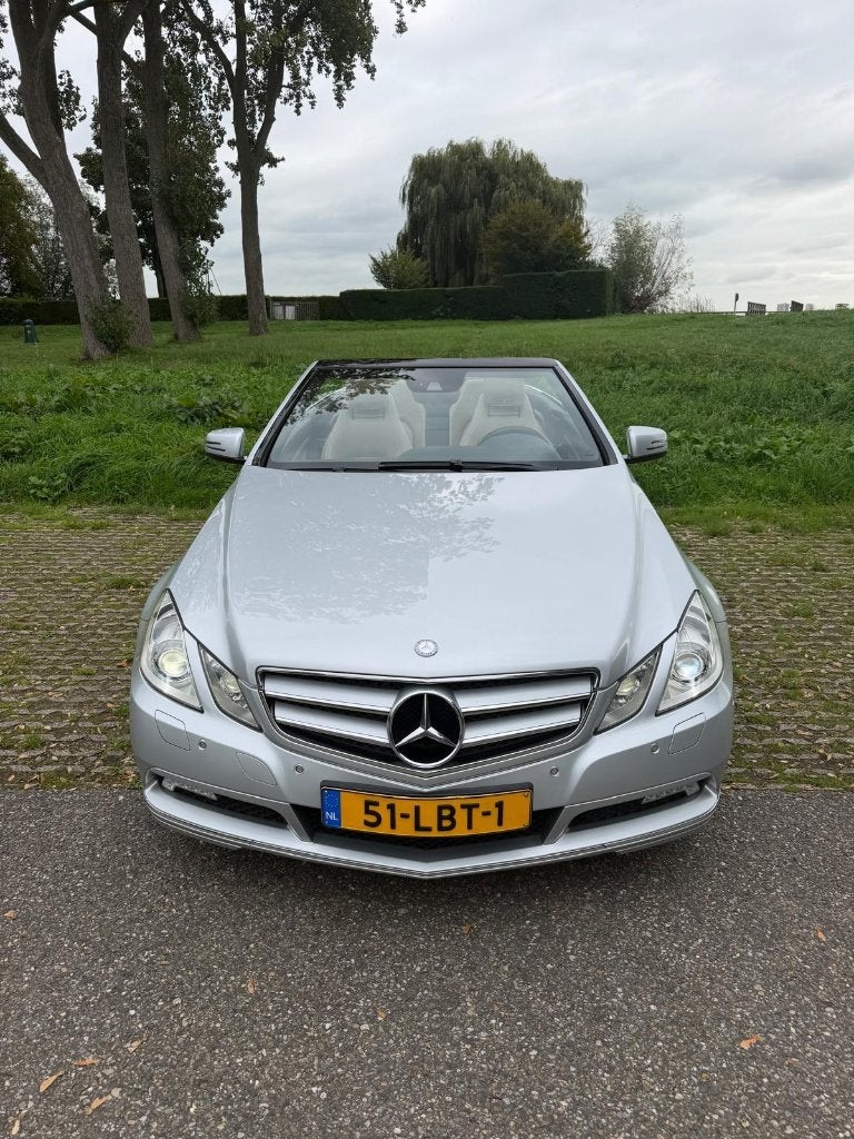 Mercedes-Benz E-Klasse 1.8 E250 CGI Cabriolet AUT 2010 Grijs, Auto's, Achterwielaandrijving, 1800 kg, Beige, Cabriolet
