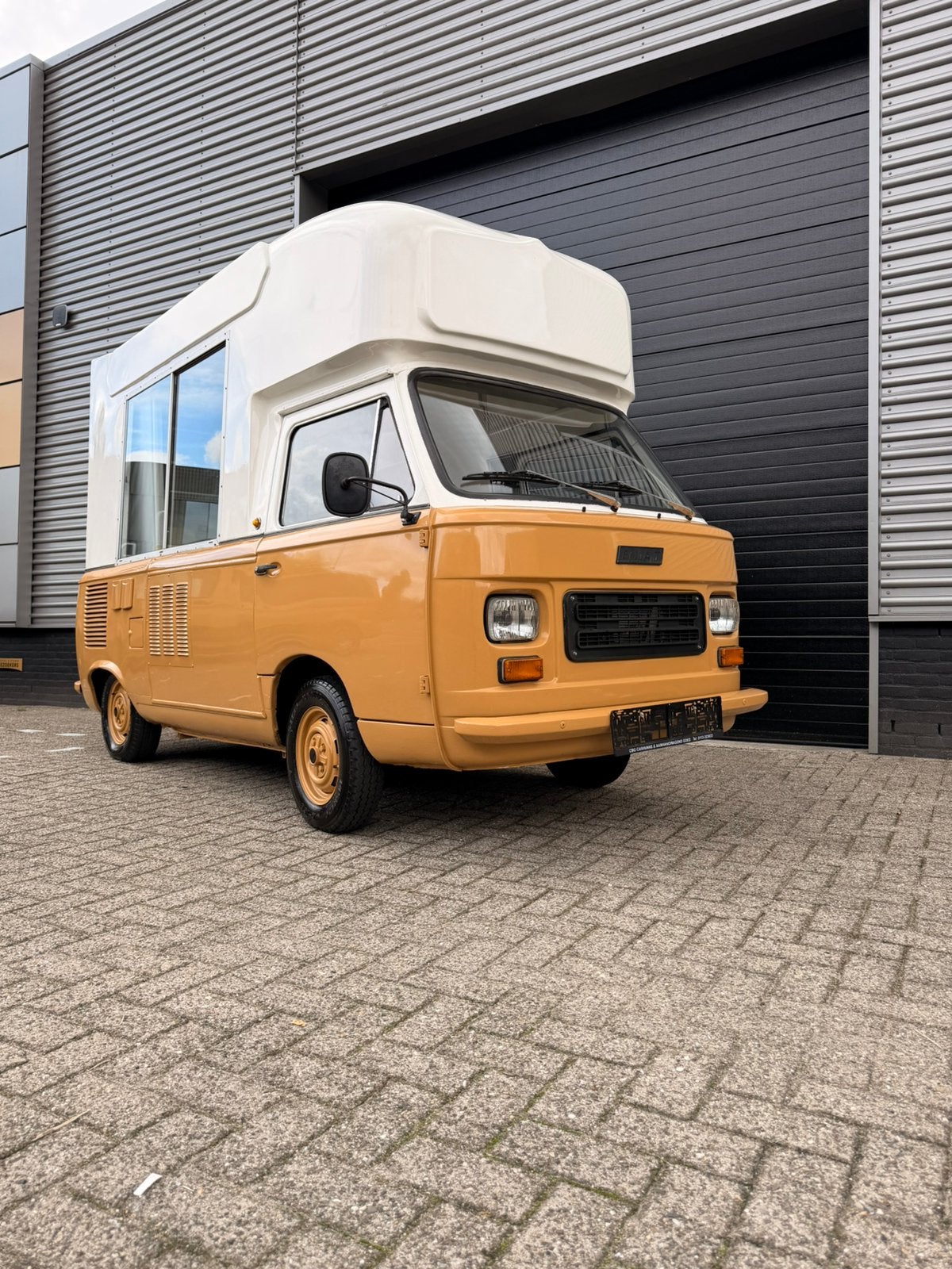 Fiat 900 Oldtimer Foodtruck – volledig gerestaureerd, foto 4