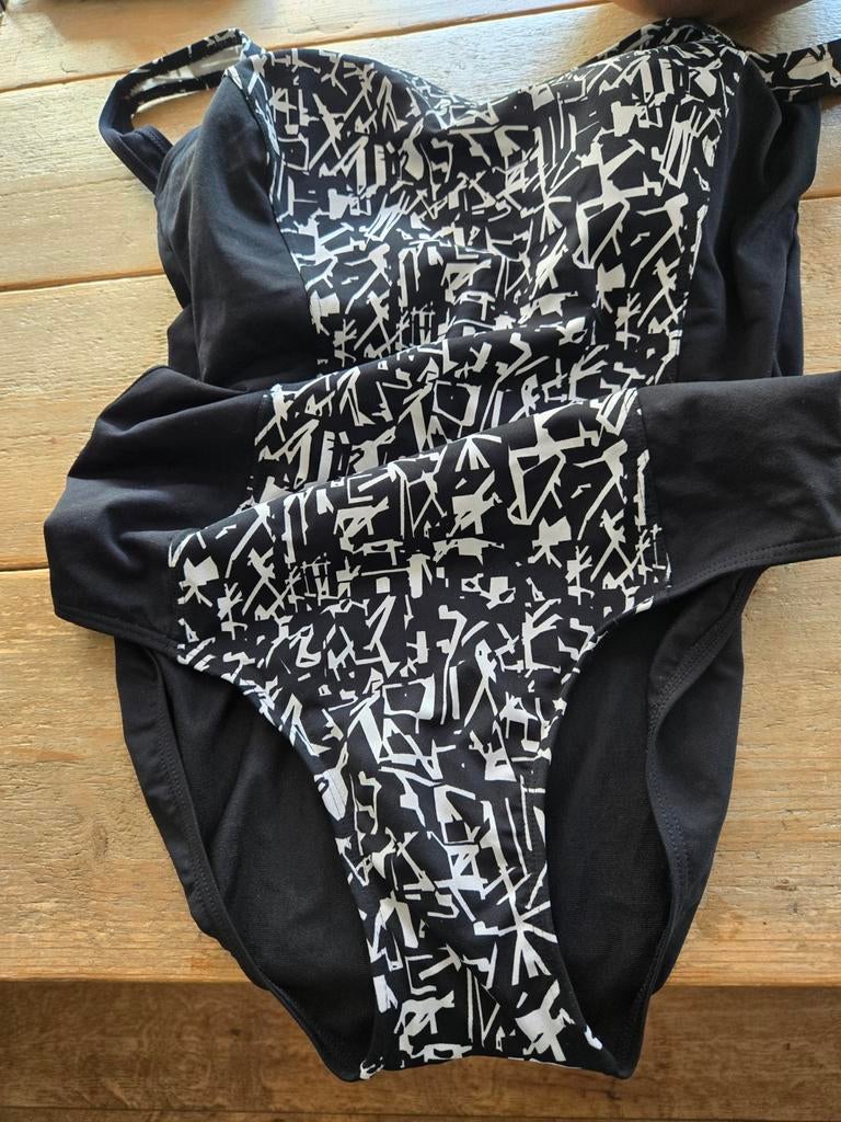 Badpak femilet, Kleding | Dames, Zwart, Badpak, Ophalen of Verzenden, Zo goed als nieuw