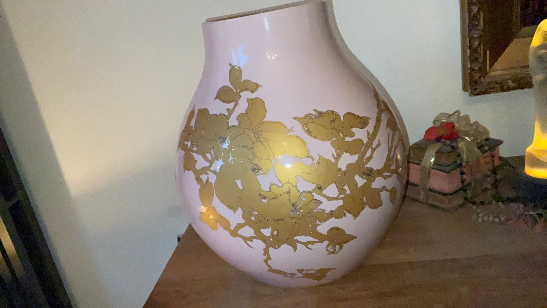 IKEA PS JONSBERG Vaas - Roze met gouden bloemmotief, Ophalen