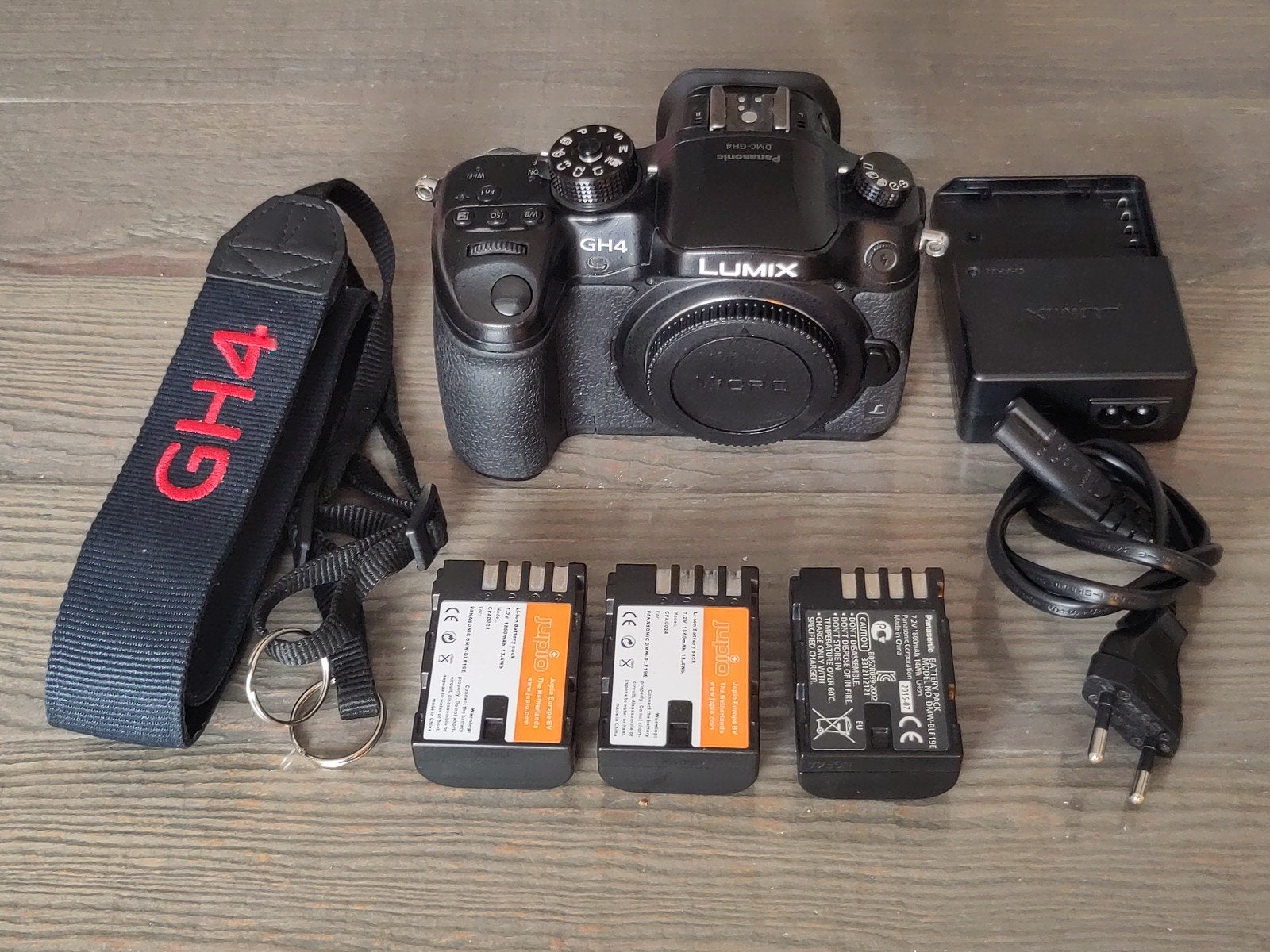 Panasonic Lumix GH4 body met accessoires, Gebruikt, Panasonic, Lensdop, Ophalen of Verzenden