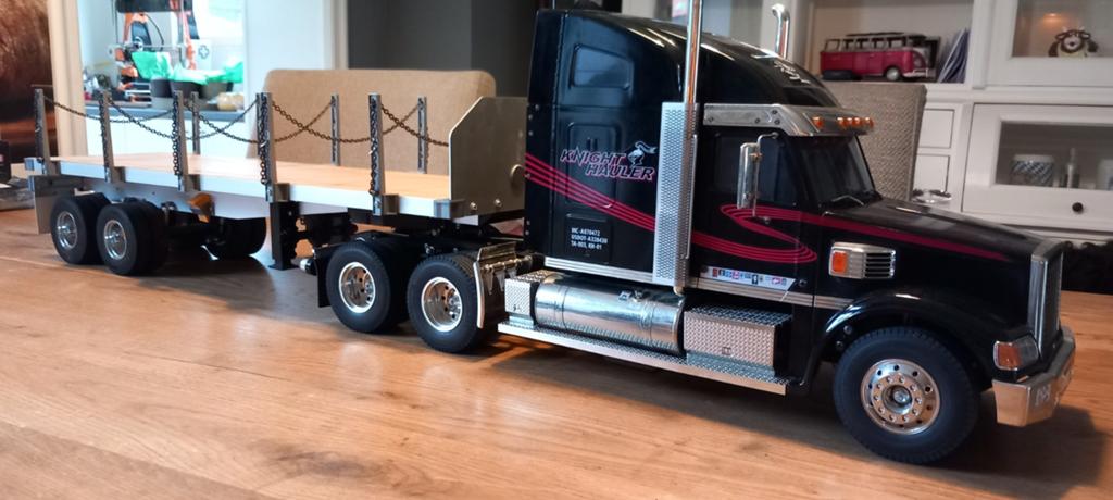 Tamiya Knight Hauler met flatbed trailer en licht/geluid, Hobby en Vrije tijd, Ophalen of Verzenden, Groter dan 1:32, Auto, Tamiya