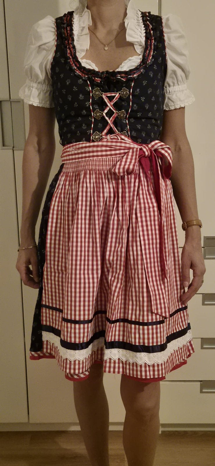 Dirndl, short en dirndlblouse mt 38/36, Ophalen of Verzenden, Zo goed als nieuw, Maat 38/40 (M), Overige thema's