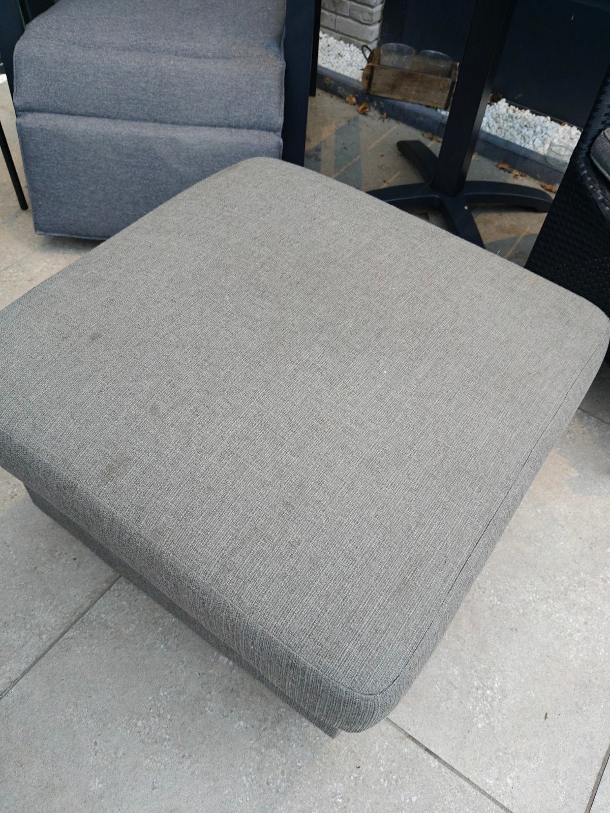 Hocker/Voetenbank met opbergruimte - Grijs, Ophalen, Gebruikt, Stof, 50 tot 75 cm