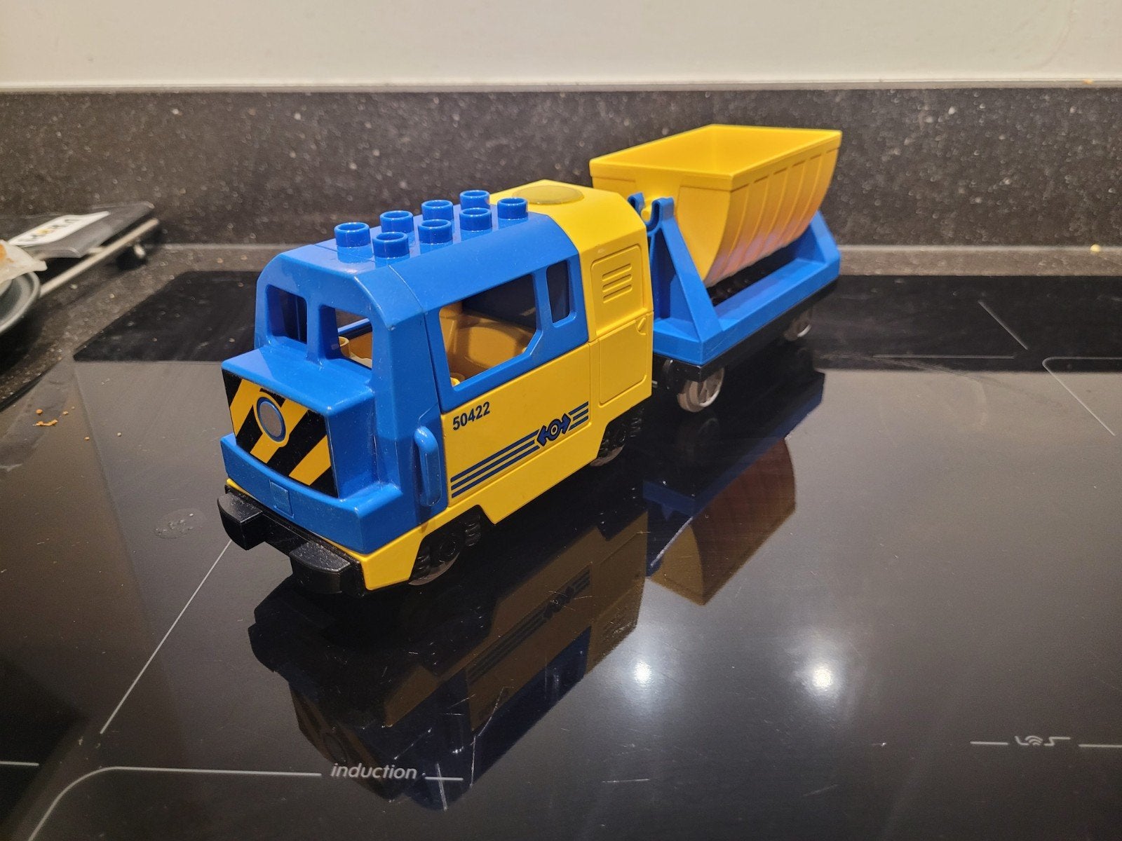 Duplo locomotief "vracht" blauw met wagon, met garantie, Lego Systems A/S, Gebruikt, Aastvej 1 – 7190 Billund - Denemarken, Ophalen of Verzenden