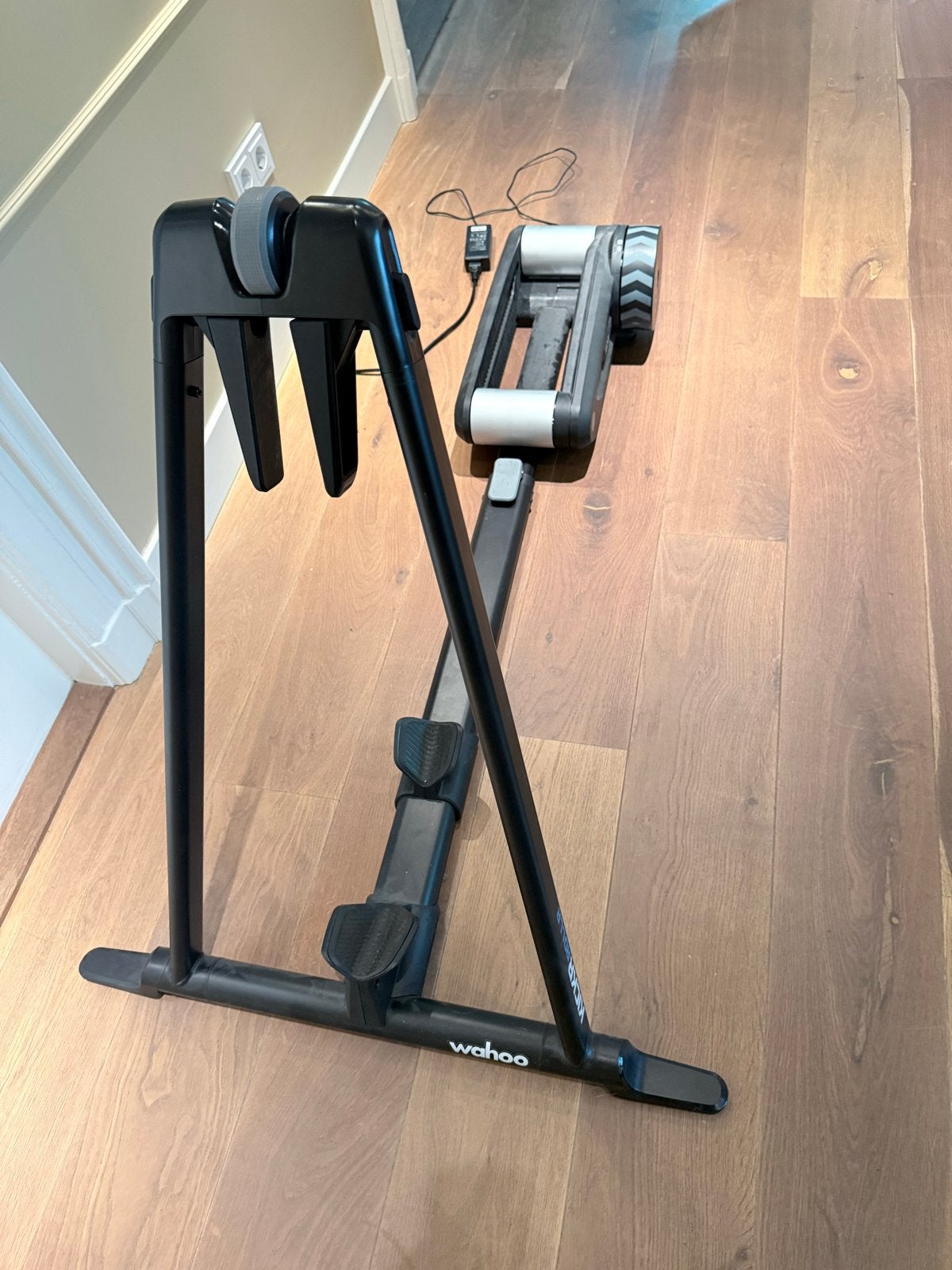 Wahoo KICKR Rollr Smart Bike Roller Trainer, Sport en Fitness, Ophalen, Zo goed als nieuw, Overige typen