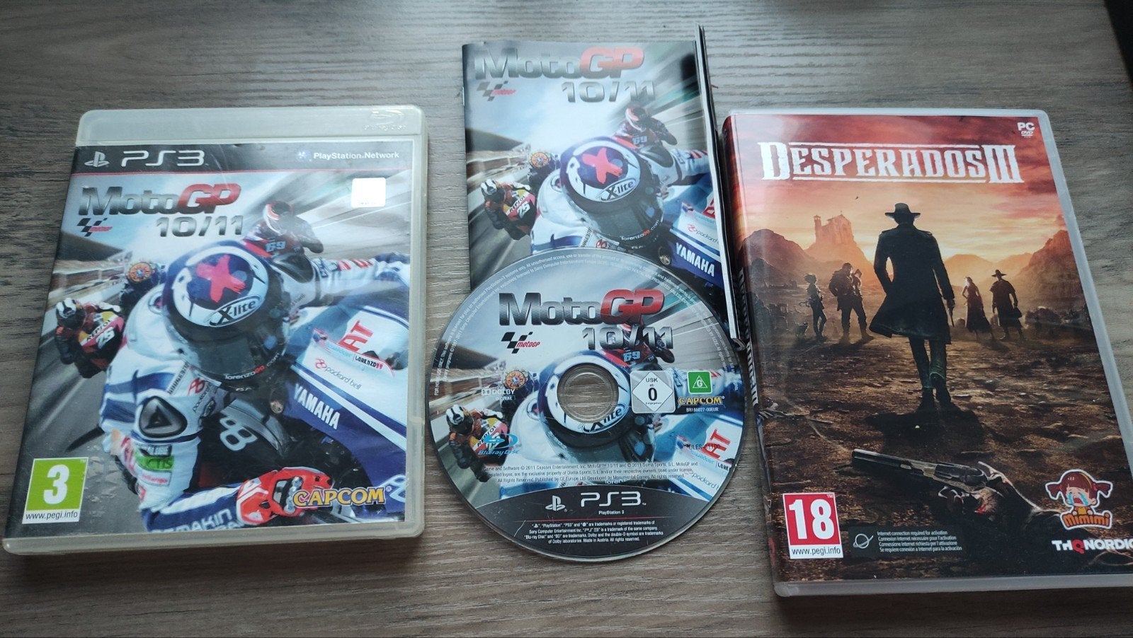 Moto GP 10/11 ps3 en gratis desperados 3 pc game, 3 spelers of meer, Ophalen of Verzenden, Zo goed als nieuw, Vanaf 3 jaar