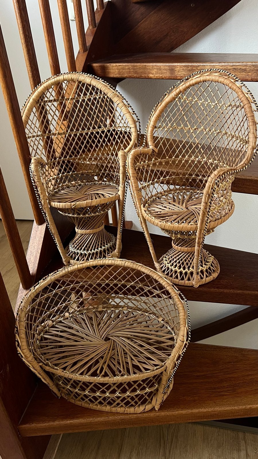 Rotan poppenmeubeltjes: 2 stoelen en 1 bankje, Ophalen of Verzenden, Gebruikt, Overige typen