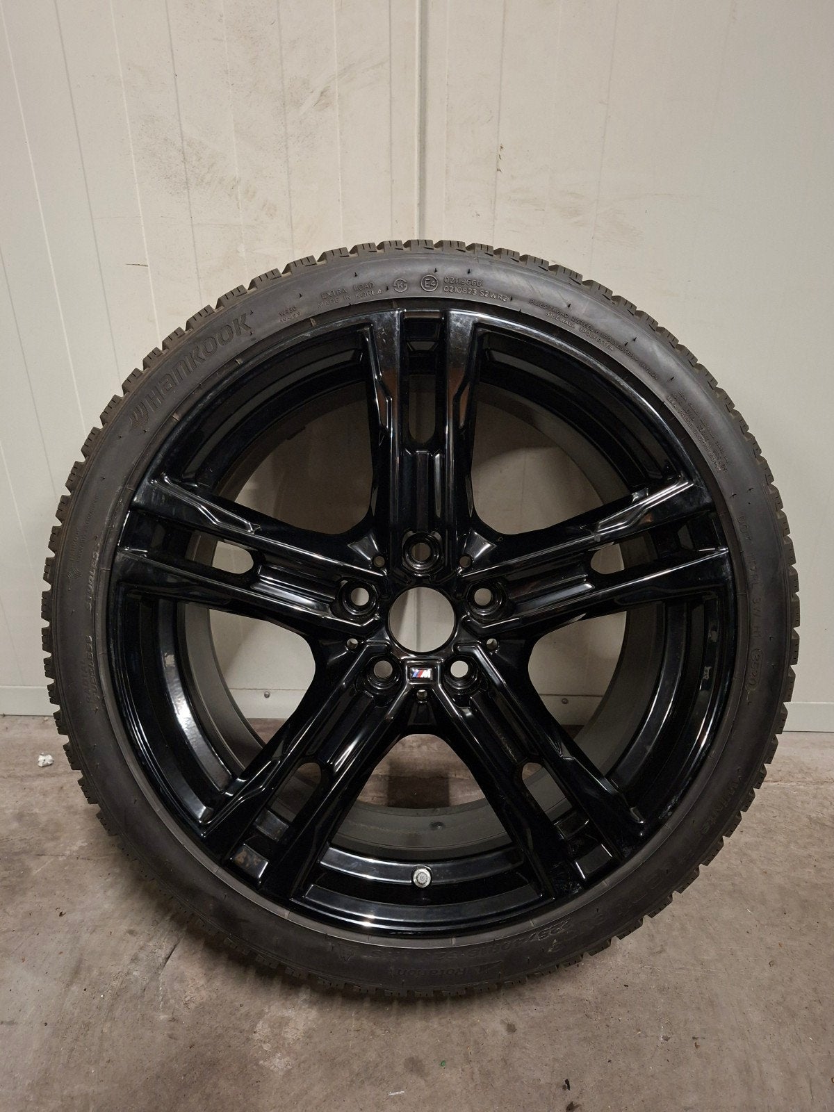 18' BMW 1 2 Serie Styling 819M Zwart met winterbanden, Auto-onderdelen, 18 inch, Banden en Velgen, Personenwagen, 225 mm