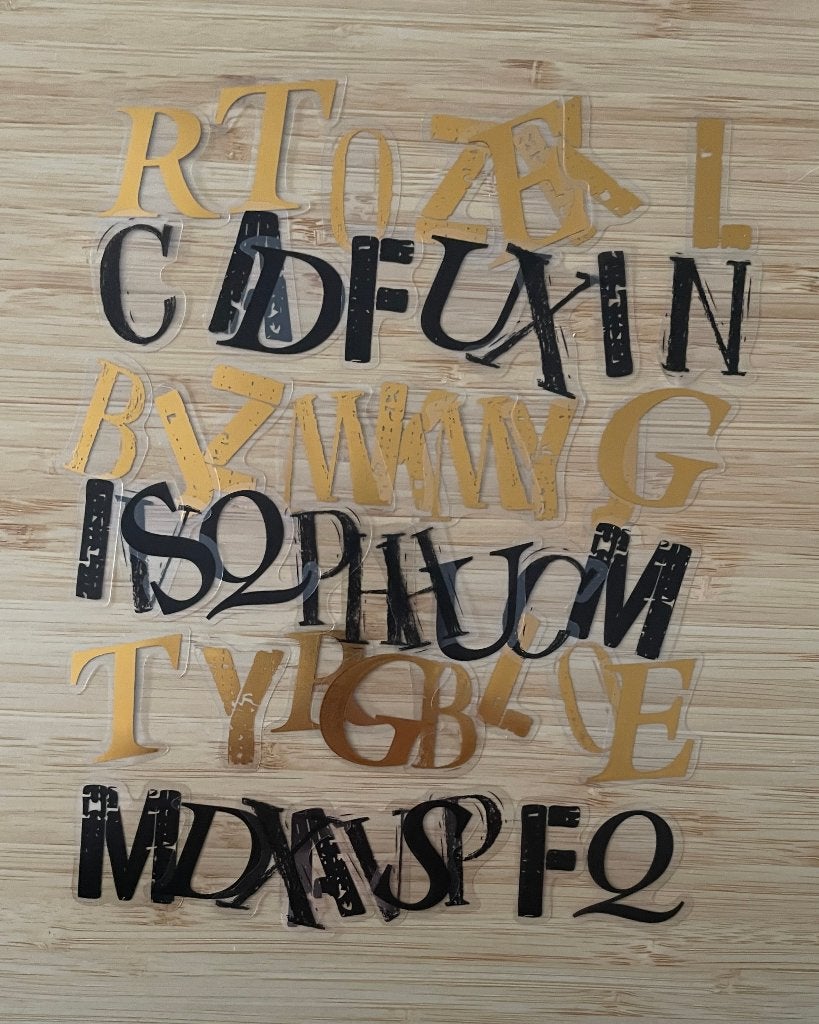 Alfabet zwart en goud kleurig stickers, Verzenden, Nieuw, Meerdere stickers