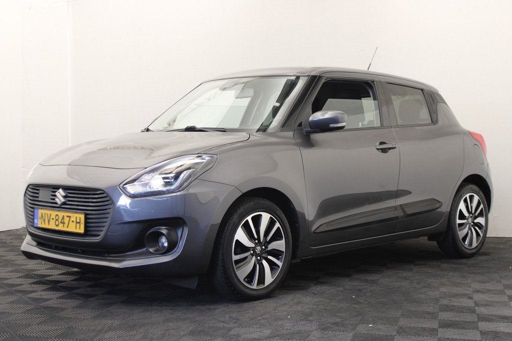 Suzuki Swift 1.2 Stijl Smart Hybrid |Stoelverw|Camera|Navi|, Voorwielaandrijving, Stof, Gebruikt, 4 cilinders