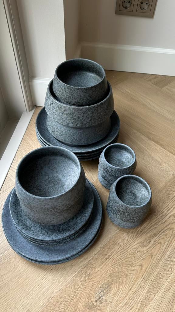 Servies grijs House Doctor 22 delig, Huis en Inrichting, Keuken | Servies, Ophalen, Zo goed als nieuw, Porselein, Overige stijlen