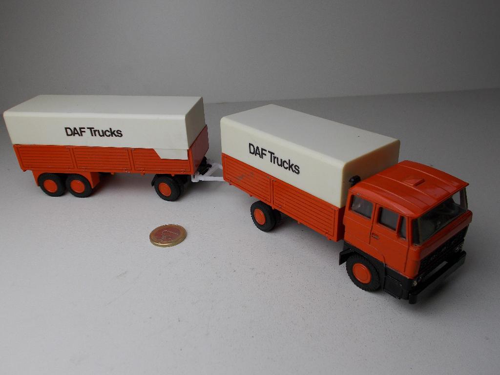 Vintage LION CAR (Holland) Nr. 58 + 64 DAF TRUCK + 2 x HUIF!, Ophalen of Verzenden, Zo goed als nieuw, Bus of Vrachtwagen, Overige merken