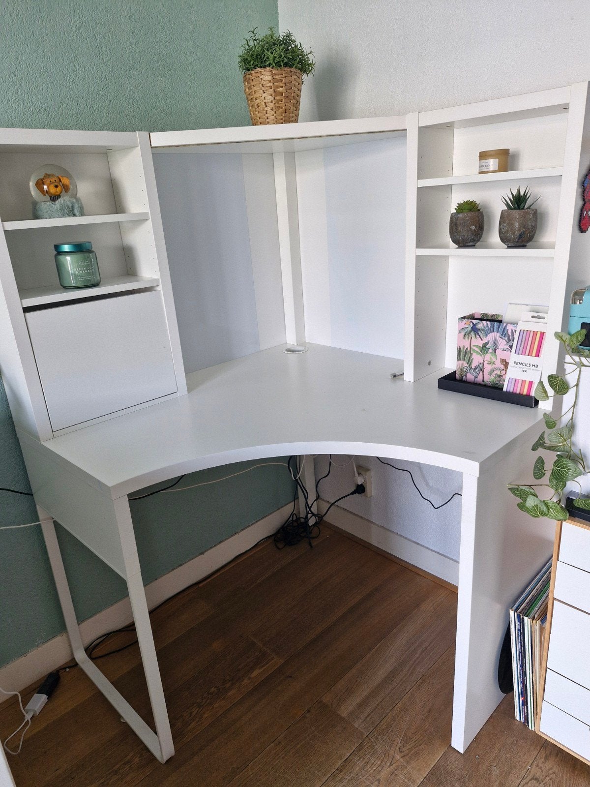 Hoekbureau Micke 100142, Huis en Inrichting, Bureaus, Ophalen, Gebruikt, Spaanplaat of MDF, 142 cm