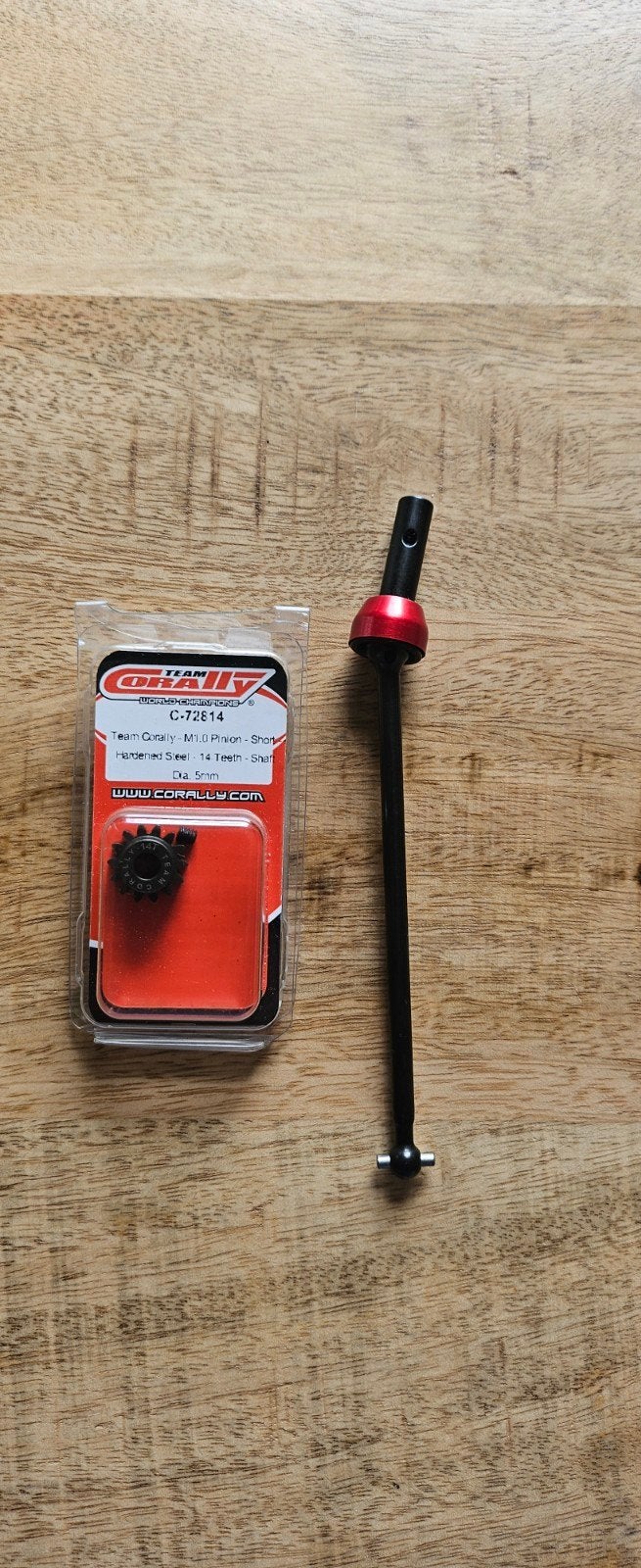 Team Corally asuga shaft en een M1.0 Pinion - Short, 14 tand, Overige merken, Nieuw, Ophalen of Verzenden, Groter dan 1:32