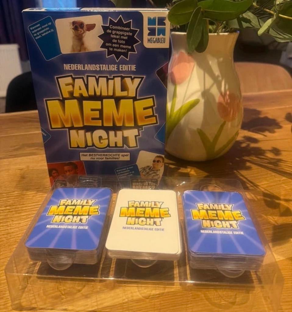 Family Meme Night - Nederlands editie - Gezelschapsspel, Drie of vier spelers, Ophalen of Verzenden, Zo goed als nieuw