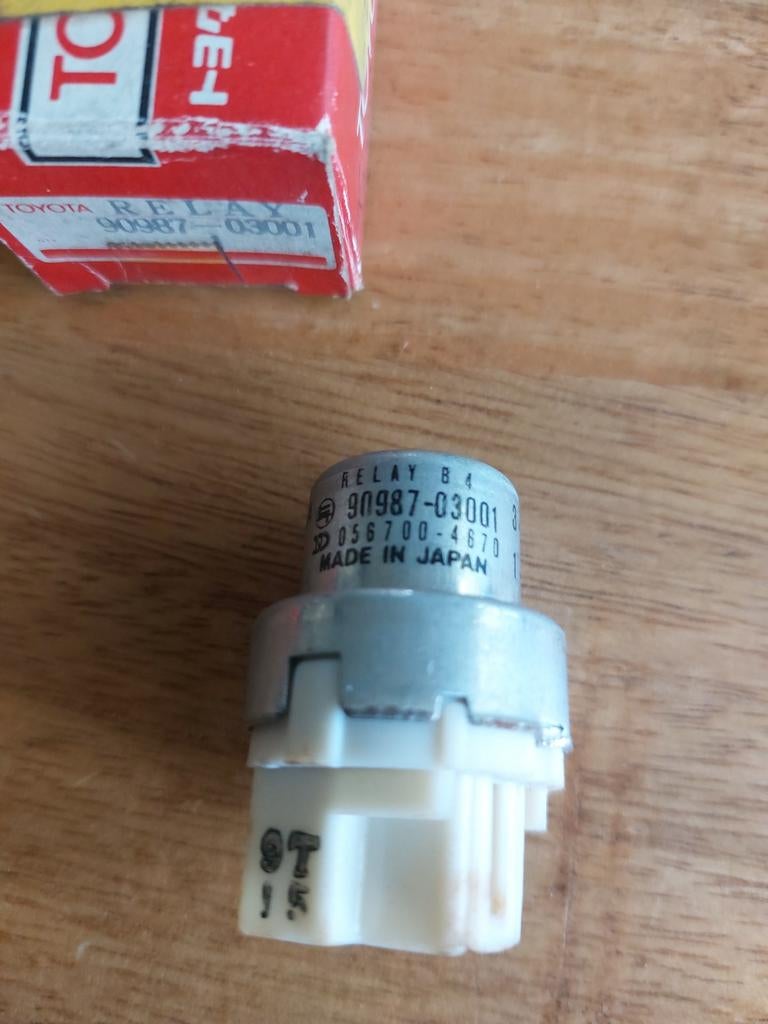 90987-03001 TOYOTA RELAY LANDCRUISER FJ60, Ophalen of Verzenden