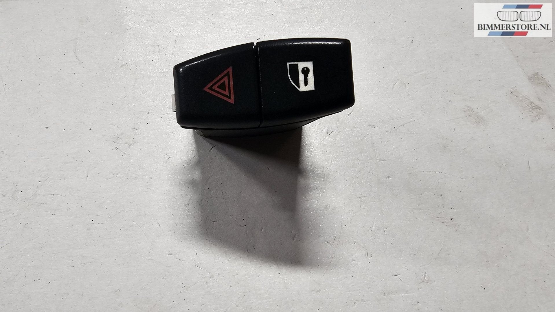 Alarmlicht schakelaar BMW 5 / 6 / X1 X3 X5 X6 serie E8x E6x