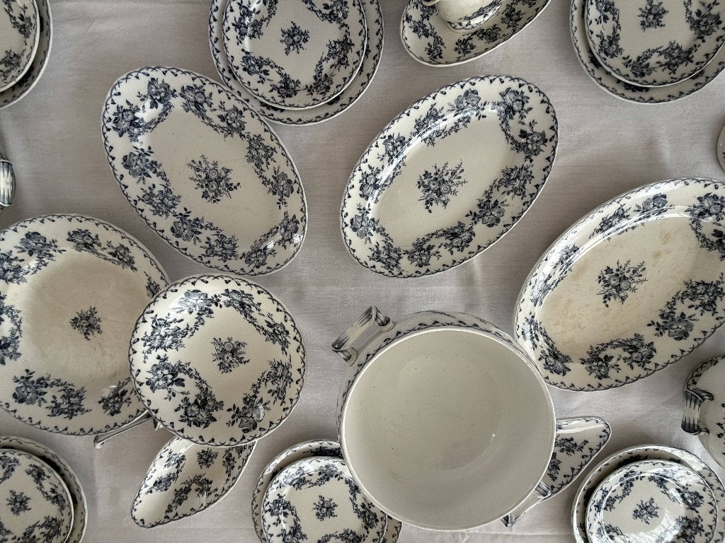 Antiek servies Sarreguemines Bertha 46+ delen, Ophalen
