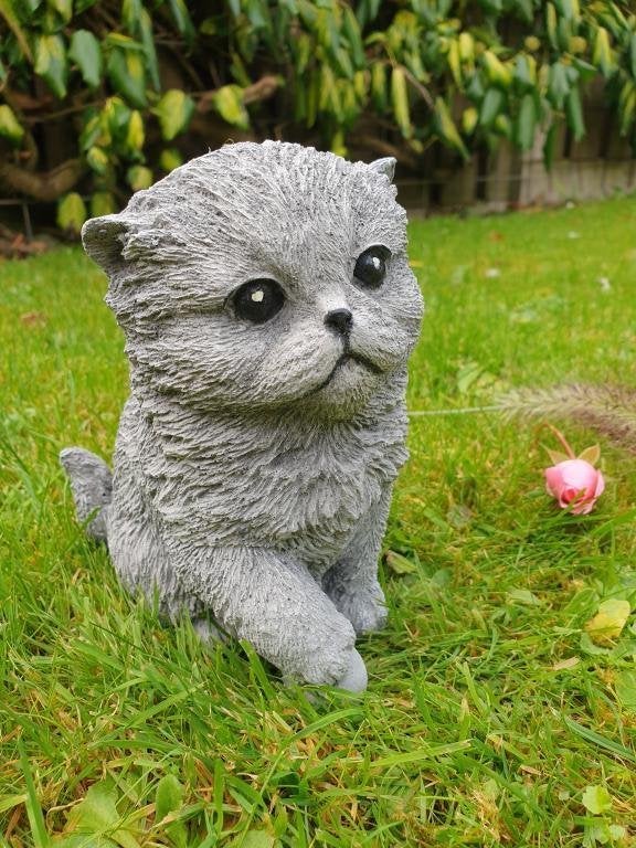 tuinbeeld poes met bal , beton, Ophalen of Verzenden, Nieuw, Dier