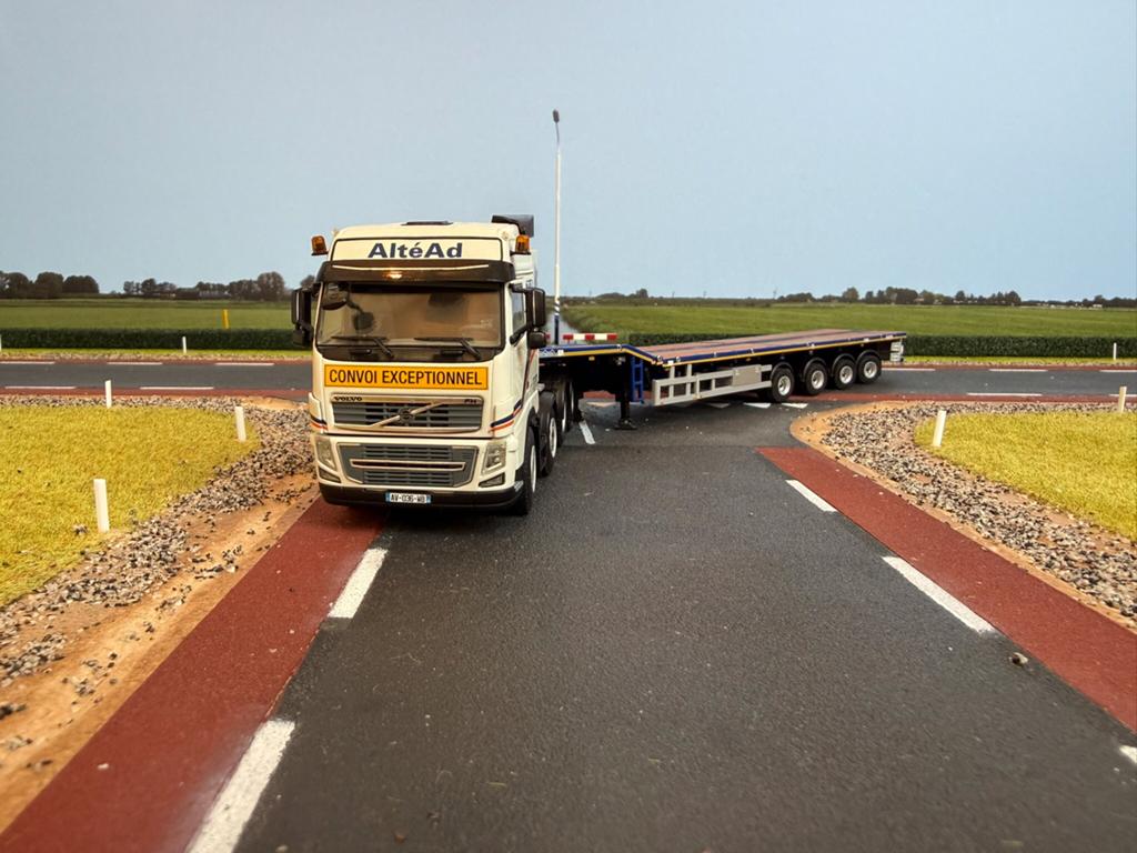 WSI Volvo FH3 Globetrotter XL SLT 4as Nooteboom Alté Ad 1:50, Ophalen of Verzenden, Zo goed als nieuw, Bus of Vrachtwagen, Wsi
